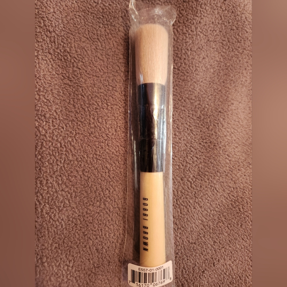 Bobbi Brown face blender brush